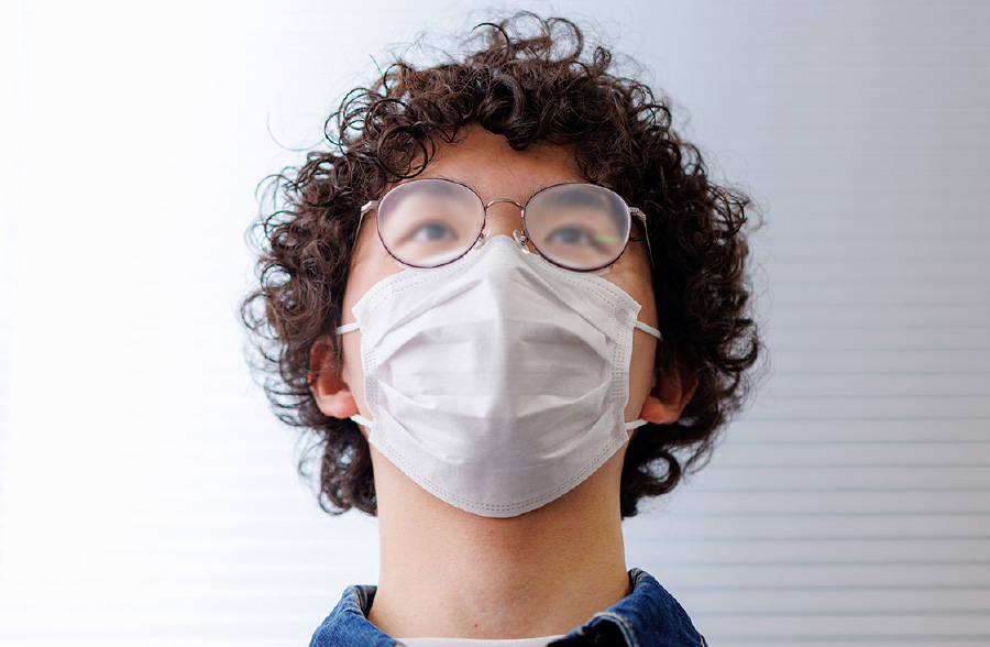 メガネが曇る原因は「結露」